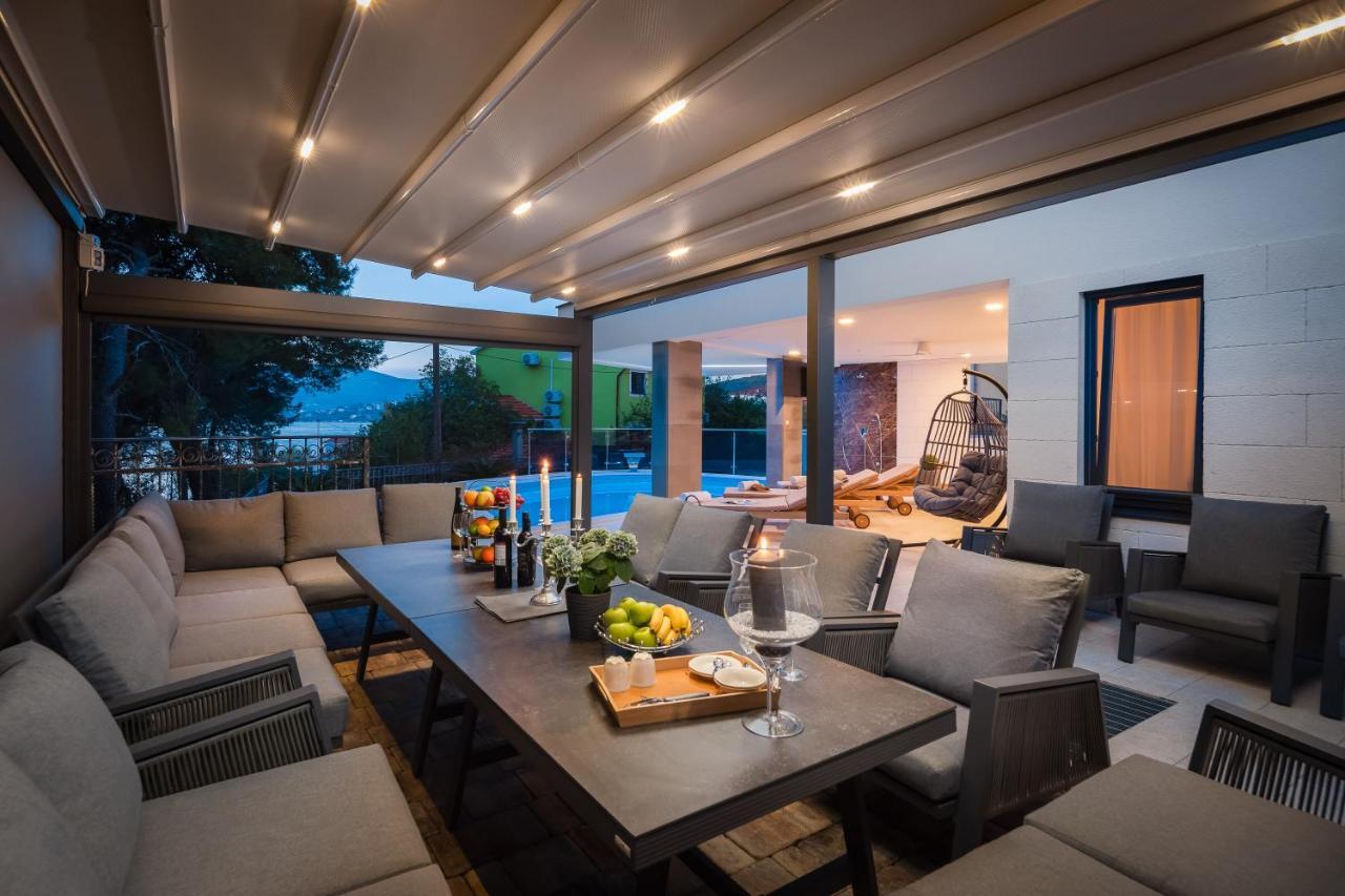 Beach Villa Valentina โตรกีร์ ภายนอก รูปภาพ